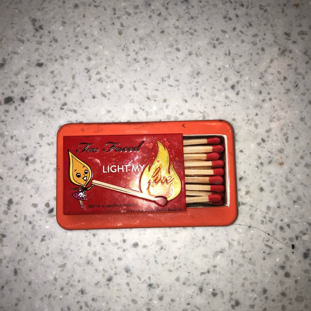 Too faced light my fire eyeshadow palette